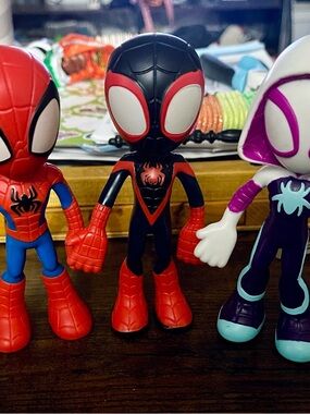 EUC Assorted Kids Superhero & Cartoon Figure Toy Set - Spider-Man, Sonic